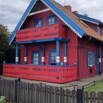 Rotes Fischerhause aus Holz