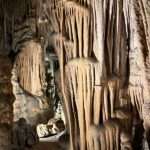 Nahaufnahme der Tropfsteine in der Drachenhöhle auf Mallorca